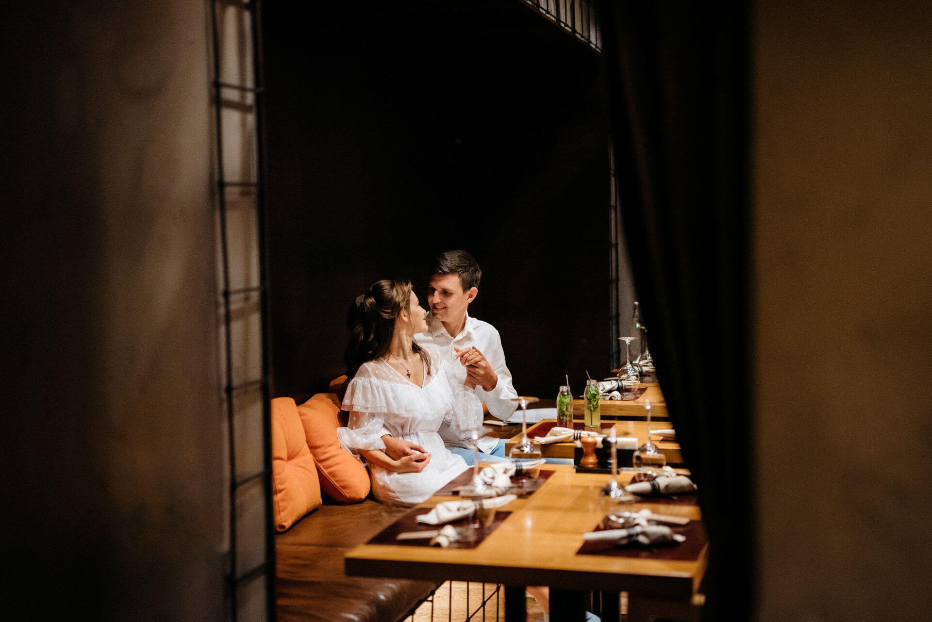 guy-and-a-girl-have-lunch-in-a-cafe-2025-01-08-02-26-47-utc.jpg