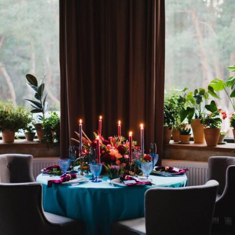 coziness-and-style-modern-event-design-table-set-2023-11-27-05-17-20-utc.jpg