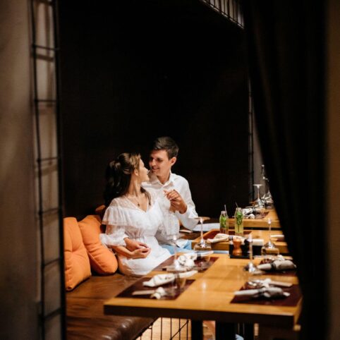 guy-and-a-girl-have-lunch-in-a-cafe-2025-01-08-02-26-47-utc.jpg
